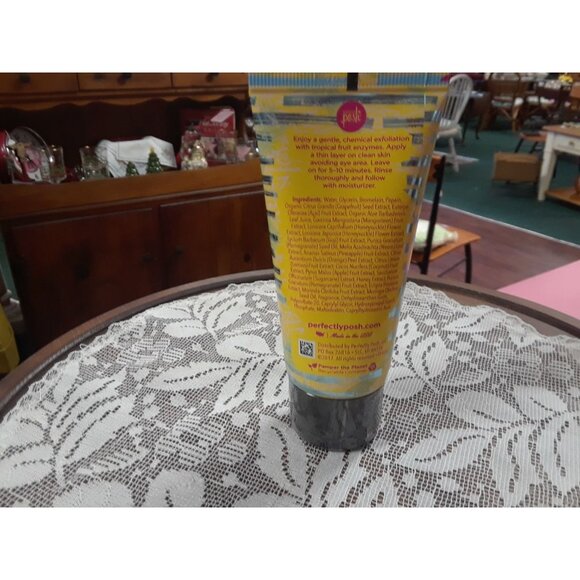 Perfectly Posh Pineapple Pick Me Up Face Mask Tropical Scent - Picture 3 of 3